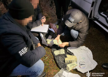 Начальника поліції, який вкрав 13 млн грн арештованих грошей, затримали в лісі. Що він там робив (ФОТО, ВІДЕО)