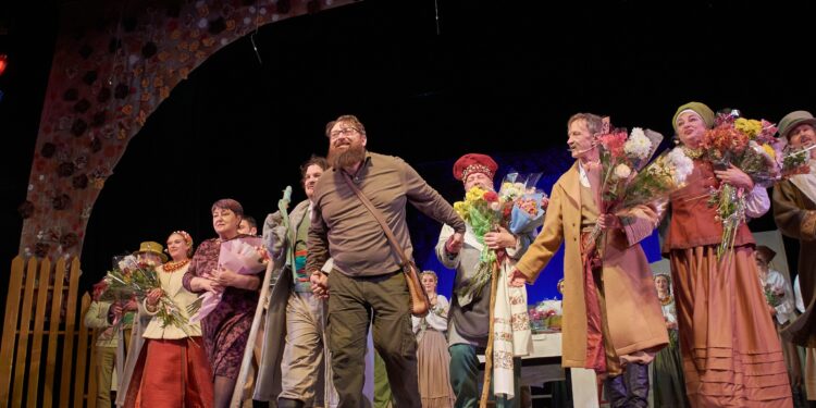 «Сватанням на Гончарівці» Український муздрам у Миколаєві відкрив свій 99-й театральний сезон (ФОТО)