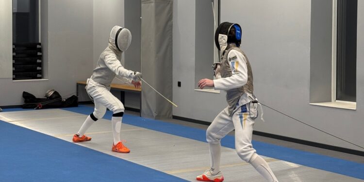 Всеукраїнські змагання з фехтування на рапірах серед юнаків та дівчат – у рапіристів Миколаєва дві «бронзи» (ФОТО)