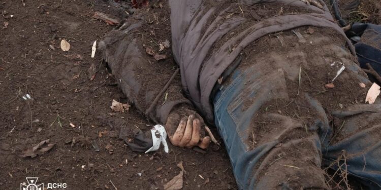 У Києві збільшилася кількість загиблих та постраждалих внаслідок російської атаки (ФОТО)