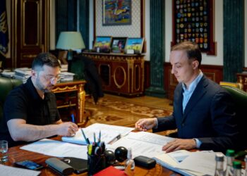 Зеленський підписав санкції проти російських компаній, які ведуть видобуток ресурсів в Арктиці