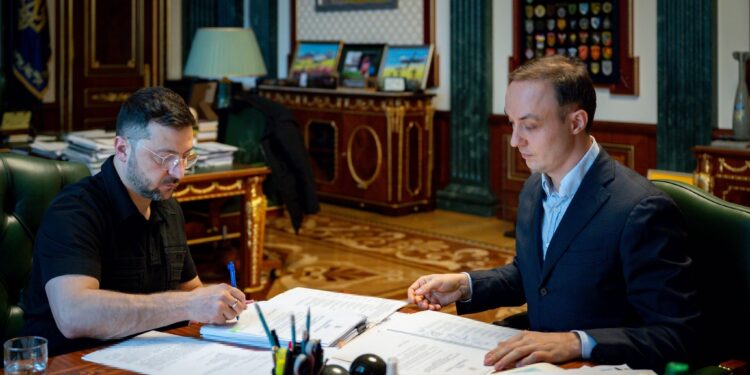 Зеленський підписав санкції проти російських компаній, які ведуть видобуток ресурсів в Арктиці