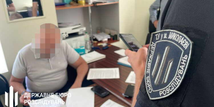 В Одесі “взяли” начальника міграційної служби – нажив майна на 83 млн і сховав у мамці (ФОТО)