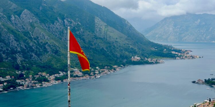 Парламент Чорногорії схвалив участь армії в місії НАТО з підтримки України