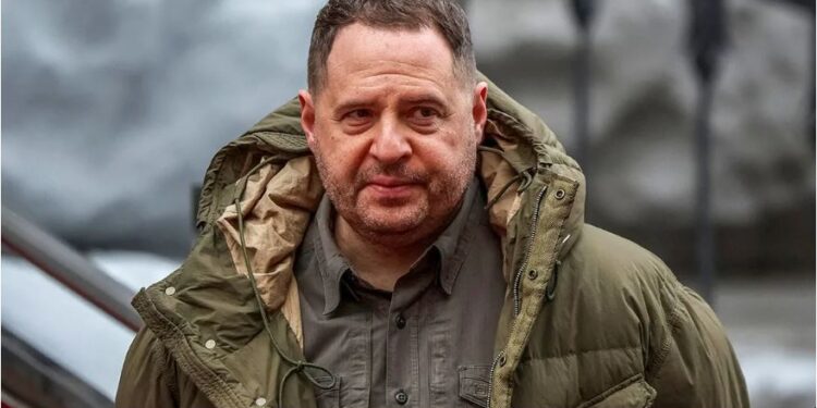 Він був не в собі, – The Economist про те, як Єрмак прийняв свою відставку