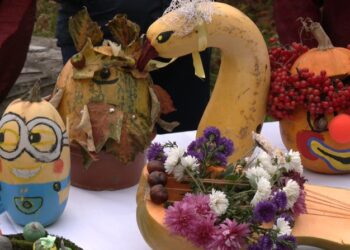 На Хмельниччині пройшов “Гарбуз-фест” – годували дерунами. Теж з гарбуза (ВІДЕО)