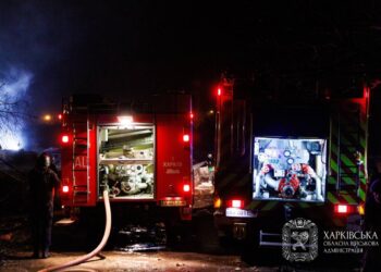 Росія завдала 16 ударів по Харкову, зруйновані будинки, є жертви (ФОТО, ВІДЕО)
