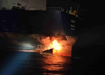 Танкери “тіньового флоту” РФ підбили морські дрони СБУ (ВІДЕО)