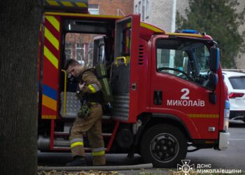 У Миколаєві горів підвал, у Первомайську – покрівля