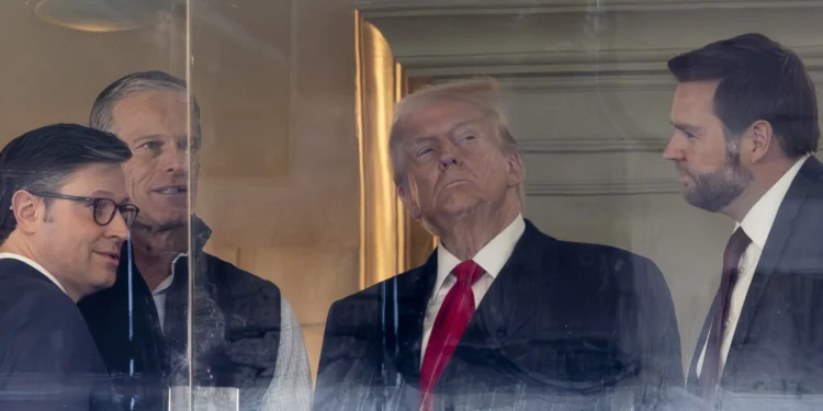 У республіканців внутрішній “срач”, слово Трампа “подешевшало”