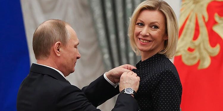 У Італії скандал через Захарову – вона заявила, що середньовічна вежа в Римі обвалилася через Україну