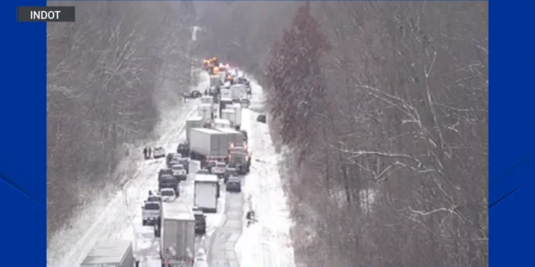 У США випав сніг – в Індіані в ДТП попали одразу близько 50 авто (ВІДЕО)