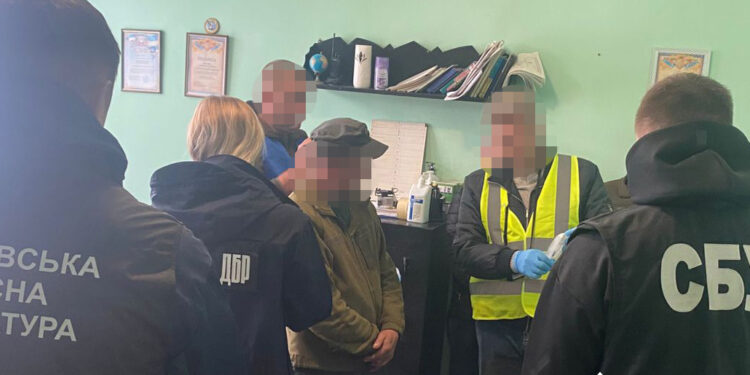 Постачальником наркотиків у Казанківську колонію виявився наглядач. Тепер може сісти на 10 років (ФОТО)