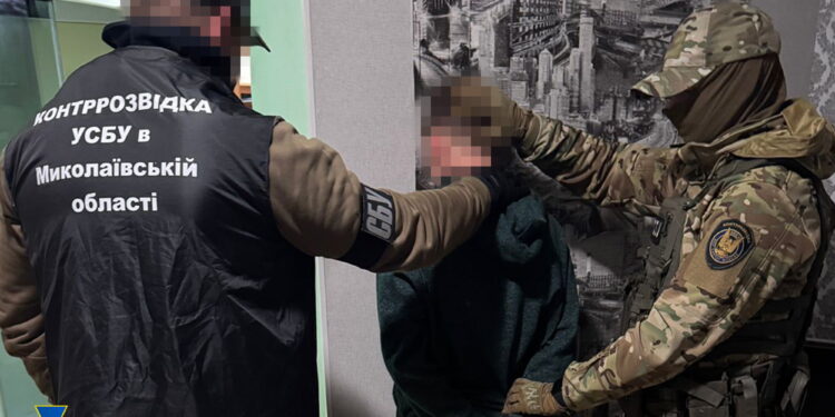У Миколаєві СБУ затримала агента фсб, який намагався підірвати авто з українськими воїнами (ФОТО)