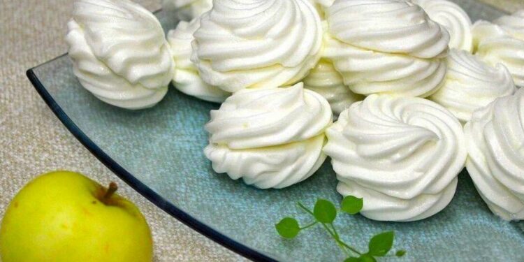 Потіште дітей на Миколая домашнім яблучним зефіром – це просто і корисно