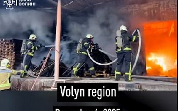 Протягом тижня росія атакувала Україну понад 1600 ударними дронами, близько 1200 КАБами та майже 70 ракетами – Зеленський (ВІДЕО)