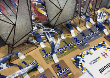 На «Різдвяному кубку» юні рапіристи та рапіристки з Миколаєва здобули 4 медалі