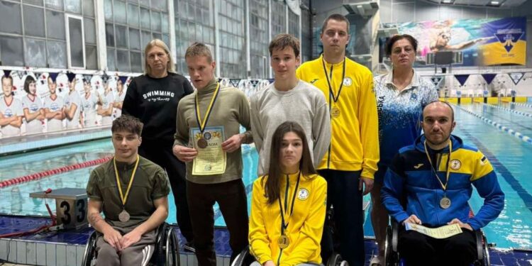 Миколаївські параплавці здобули 16 нагород зимового чемпіонату України