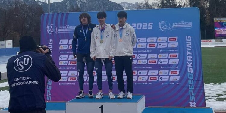 Є перша в історії українська медаль на юніорському Кубку світу з ковзанярського спорту!