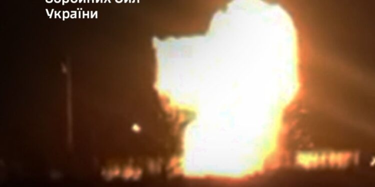 У Темрюкському порті РФ знищено 70% резервуарів, а ще українські дрони уразили склади з ПММ і БпЛА