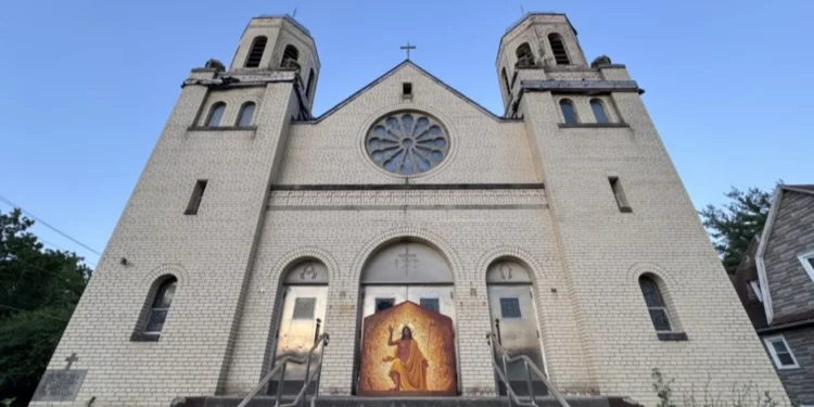 Українські греко-католики продали в Чикаго храм. Чому і що втратили (ФОТО)