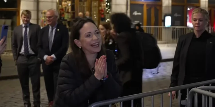 Спецоперація. Венесуельська опозиціонерка Мачадо таки прибула на вручення Нобелівської премії миру (ВІДЕО)