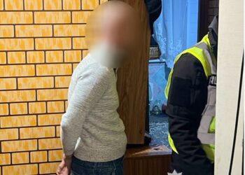 У Південноукраїнську на Миколаївщині затримали чоловіка, підозрюваного у смертельному побитті знайомого (ФОТО)