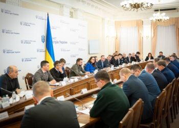 Свириденко “очікує”, що годин без світла стане меньше вже цими вихідними