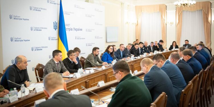 Свириденко “очікує”, що годин без світла стане меньше вже цими вихідними