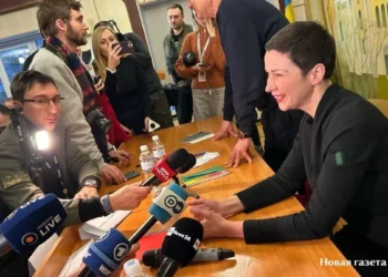 Звільнені білоруси дали пресконференцію в Чернігові – дякували Лукашенку і неоднозначно відповідали про війну (ВІДЕО)