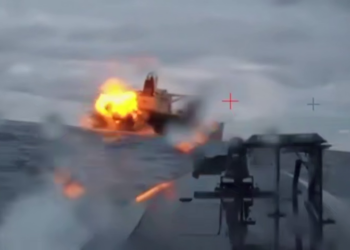 Українські морські дрони підбили ще один танкер тіньового флоту РФ. Як це було (ВІДЕО)