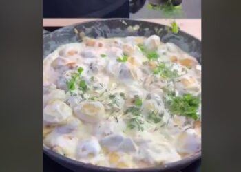 Як з магазинних пельменів зробити запашну домашню страву. Ловіть рецепт