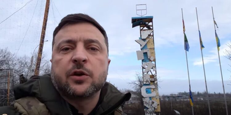 Зеленський сьогодні у Купʼянську: «Дякую кожному підрозділу, всім, хто бʼється тут, всім, хто знищує окупанта» (ВІДЕО)