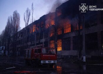 Більше 30 ракет і 450 дронів росіяни направили сьогодні на південь України