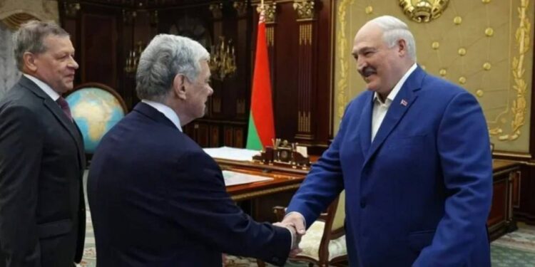 Трамп зняв санкції з білоруського калію, РФ розгортає там “Орєшнік”