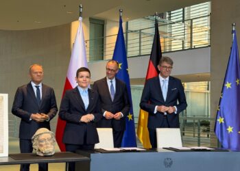 До Польщі повертаються безцінні архіви Тевтонського ордену та унікальна скульптура (ФОТО)