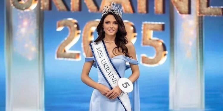 Міс Україна 2025 стала 18-річна студентка з Одеси (ФОТО)
