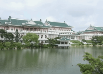 У Північній Кореї стахановськими темпами будують палац. Кажуть – для Путіна (ФОТО)