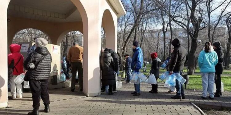 Холодні квартири, черги за водою. Як Одеса живе у найбільшому за війну блекауті (ФОТО, ВІДЕО)