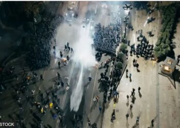 Грузинська влада під час протестів поливала мітингарів хімзброю Першої світової війни. Розслідування ВВС