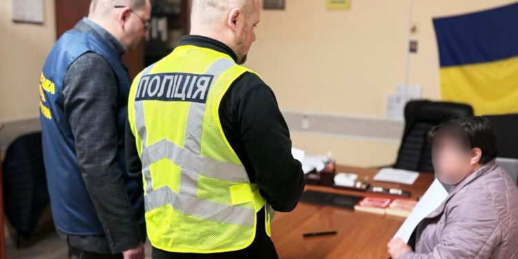 На Миколаївщині оголосили про підозру у службовій недбалості бухгалтеру комунального підприємства, яке не отримало труб на понад 700 тис.грн.