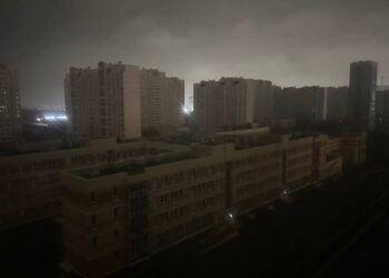 Після нічної атаки дронів на РФ частково без світла Ростов і Орел, в Тольятті горить хімзавод (ВІДЕО)