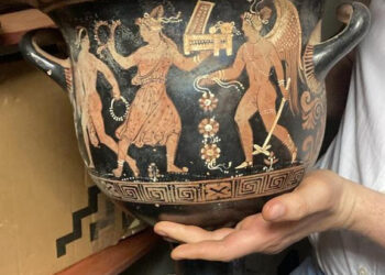 Понад 7 тисяч предметів – екснардеп, викритий ДБР на крадіжці культурних цінностей з АР Крим, передав свою колекцію музею (ФОТО)