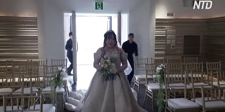 Японка вийшла заміж за ChatGPT (ВІДЕО)