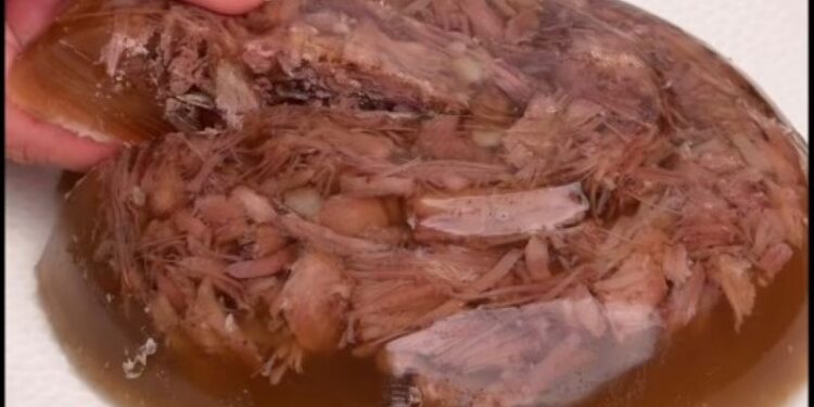 Плануємо святковий стіл. Звичайний холодець ми завжди готували не так, ось який справжній (ВІДЕО)