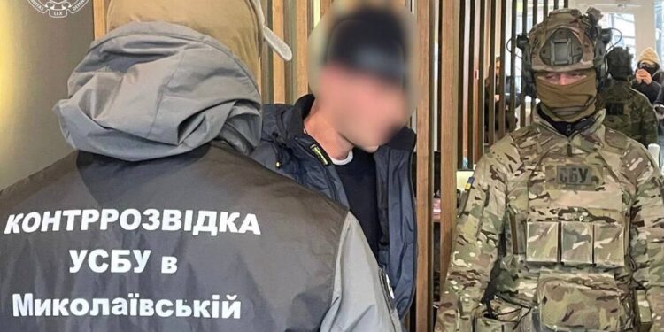 СБУ затримали громадянина Киргизії, який на Миколаївщині готував замах на офіцера ГУР, а стріляв у Києві (ВІДЕО)