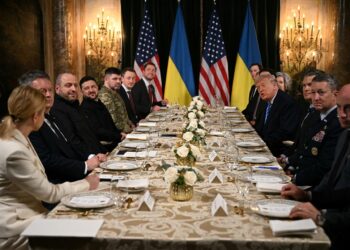 Чим частують українську делегацію в Мар-а-Лаго. На десерт – шоколадний торт “Трамп”. Ловіть рецепт (ФОТО)