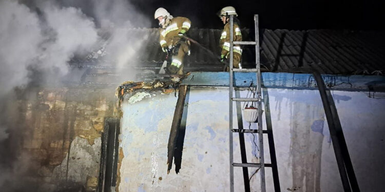 На Миколаївщині вчора горіли житловий будинок, газова плита та сміття