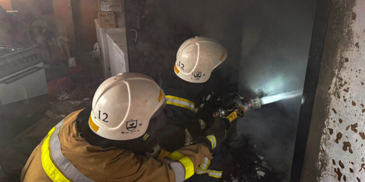 На Миколаївщині підліток розтоплював піч – загорівся будинок. 4 річну сестру врятував, сам в лікарні