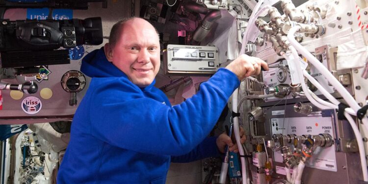Російського космонавта виключили із команди МКС за спробу викрасти секрети SpaceX Ілона Маска (ФОТО)